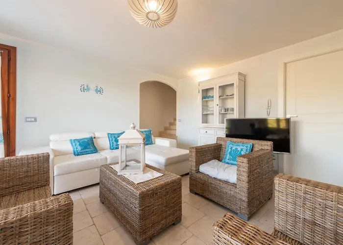 Дом отдыха Acquamarina Semi Detached With Private Pool And Wifi Торре-делле-Стелле
